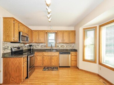 Updated Kitchen! Backsplash, Granite Counters & St
