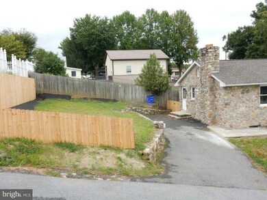 903 E C St, Brunswick, MD 21716 - photo 4