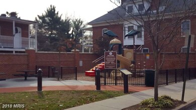 132 N Locust St, Hagerstown, MD 21740 - photo 2