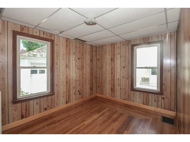 30 7th Ave, Woonsocket, RI 02895 - photo 7