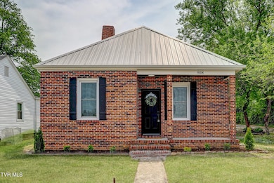908 Columbia Rd