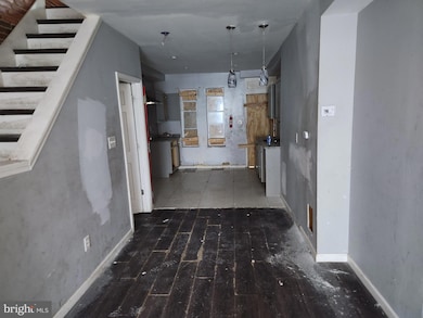 823 N Port St, Baltimore, MD 21205 - photo 4
