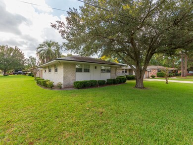 932 Grove Park Ct, Jacksonville, FL 32216 - photo 4