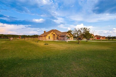 611 Dill Rd, Weatherford, TX 76085 - photo 4