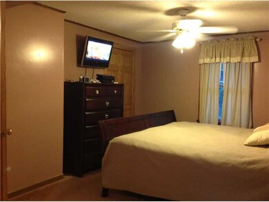 189 Mendon St, Blackstone, MA 01504 - photo 5