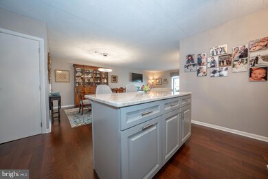 10302 Valley Forge Cir unit 302, King of Prussia, PA 19406 - photo 7