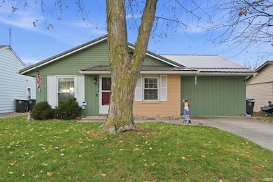 2814 Prairie Grove Dr, Fort Wayne, IN 46809 - photo 3