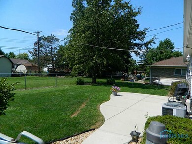 1005 W College Ave, Woodville, OH 43469 - photo 3