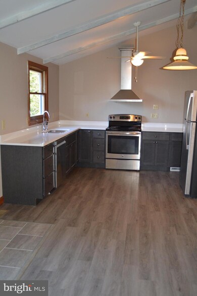 1233 Deer Rapids Rd, Strasburg, VA 22657 - photo 4