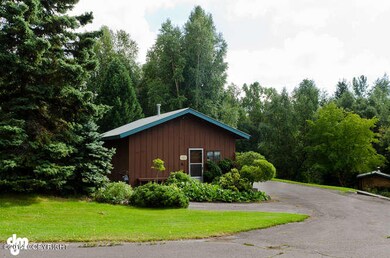 [photo 2254420] Exterior - Side