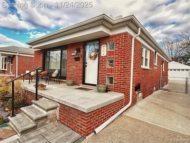 7639 Cortland Ave, Allen Park, MI 48101 - photo 2