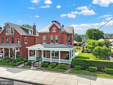 831 Walnut St, Columbia, PA 17512 - photo 2