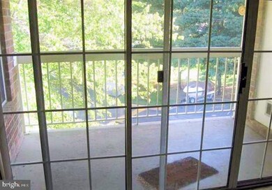 1954 Kennedy Dr unit 203, McLean, VA 22102 - photo 4