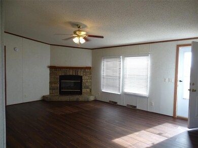 178 Pondview Dr, Decatur, TX 76234 - photo 3