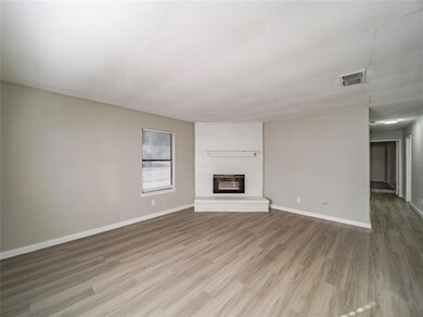 6529 Amundson Rd, North Richland Hills, TX 76182 - photo 4