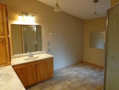 Master Bath/Spa.