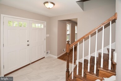 8907 Oldfield Ct, Fort Washington, MD 20744 - photo 3