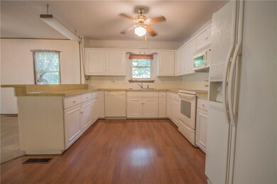 54 Billingsley Dr, Bella Vista, AR 72715 - photo 6