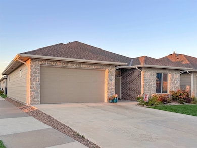 744 N Thornton Ct, Wichita, KS 67235 - photo 2