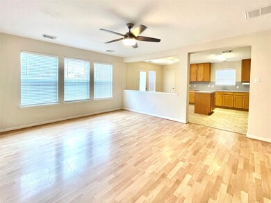 29546 S Legends Bend Dr, Spring, TX 77386 - photo 3