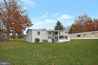 1570 Palm Springs Dr, Chambersburg, PA 17202 - photo 5