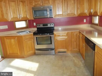 22941 Piney Wood Cir, California, MD 20619 - photo 3