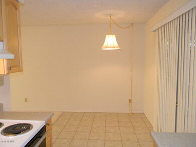 1095 E Fremont Drive 007