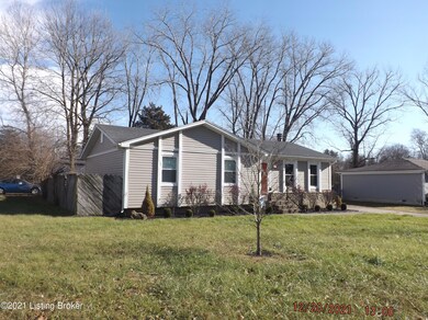 8203 Cortland Dr, Louisville, KY 40228 - photo 3