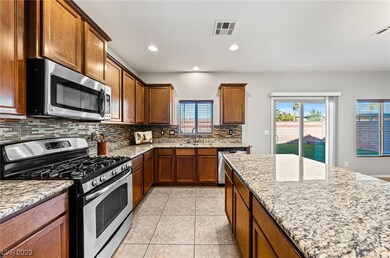 Large island, stainless steel appliances