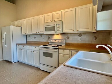 5799 Kensington Cir, Plainfield, IN 46168 - photo 6