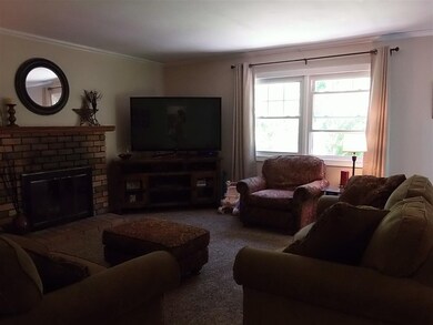 4311 Buckingham Dr, Schenectady, NY 12304 - photo 5