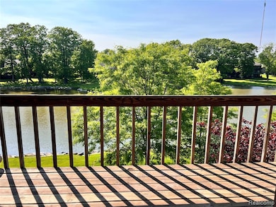 9836 Hawthorne Glen Dr unit 24, Grosse Ile, MI 48138 - photo 3