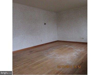 607 Smith Ln, Mount Holly, NJ 08060 - photo 4