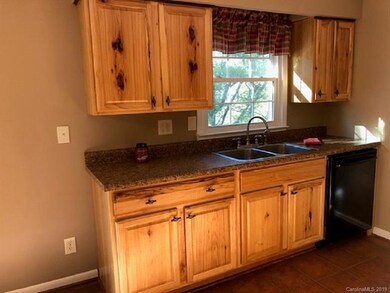 530 Whispering Hills Dr unit 3, Hendersonville, NC 28792 - photo 4