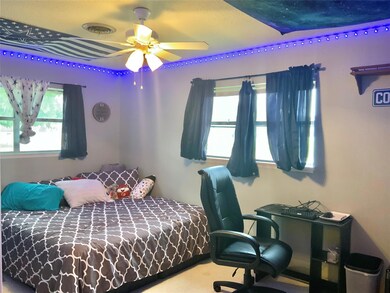 304 Elmwood St, Gainesville, TX 76240 - photo 7