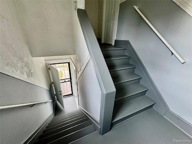 8790 Kimberly Ct unit 2, Detroit, MI 48204 - photo 2