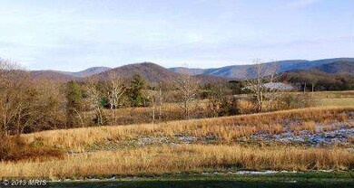 241 Lockhart Ln, Bentonville, VA 22610 - photo 2