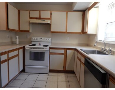 373 Aiken Ave unit 8, Lowell, MA 01850 - photo 4