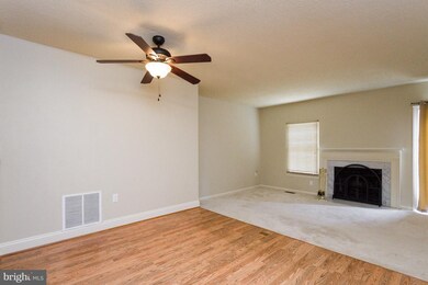 13928 Gunners Place, Centreville, VA 20121 - photo 4