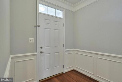 42977 Thornblade Cir, Ashburn, VA 20148 - photo 2