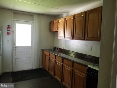 245 N 2nd St, Saint Clair, PA 17970 - photo 4