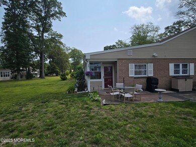 18D Cedar St unit C, Toms River, NJ 08757 - photo 4