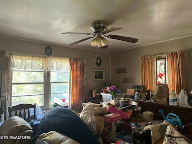 566 W Outer Dr, Oak Ridge, TN 37830 - photo 4