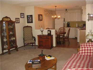 Living Room spacious living room