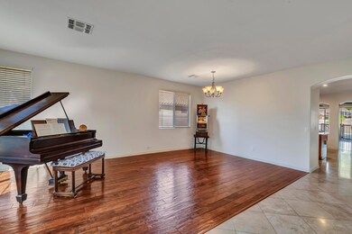 2034 E Ch-004-028-DLB 8884-MLS_Size