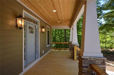 Covered Porch/Front Entry