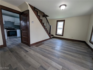 810 Pine St, Coshocton, OH 43812 - photo 3