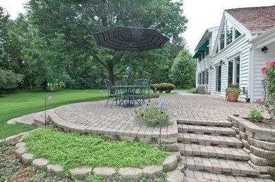 5845 Edgewood Dr, Algonquin, IL 60102 - photo 2