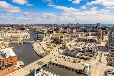 1141 N Martin L King Jr Dr unit 3002, Milwaukee, WI 53203 - photo 3