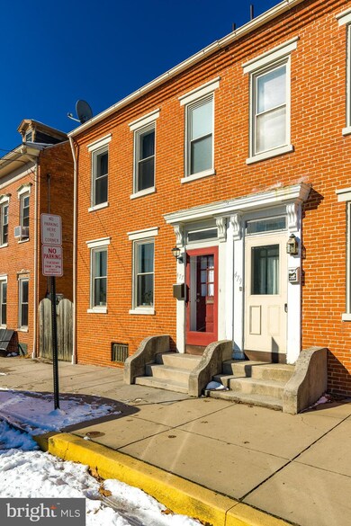 477 Walnut St, Columbia, PA 17512 - photo 2